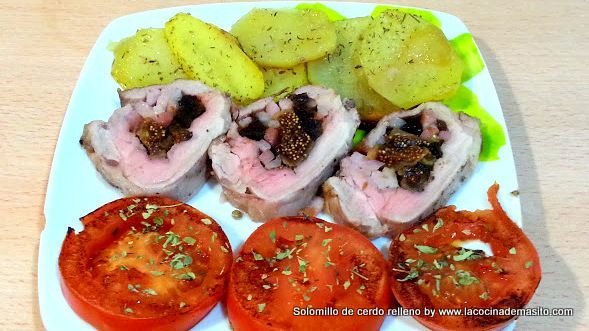 Solomillo de cerdo con higos secos, bacón y ciruelas, receta fácil