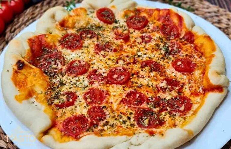 Receta facil de pizza de tomate y ajo