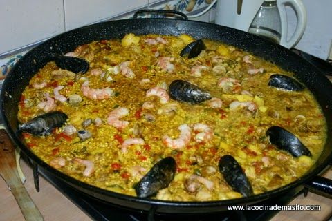 Paella mixta con carne y marisco al estilo de Masito