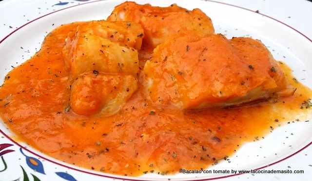 Bacalao con tomate casero, con lomo de bacalao en salsa de tomate casera, receta de La cocina de Masito