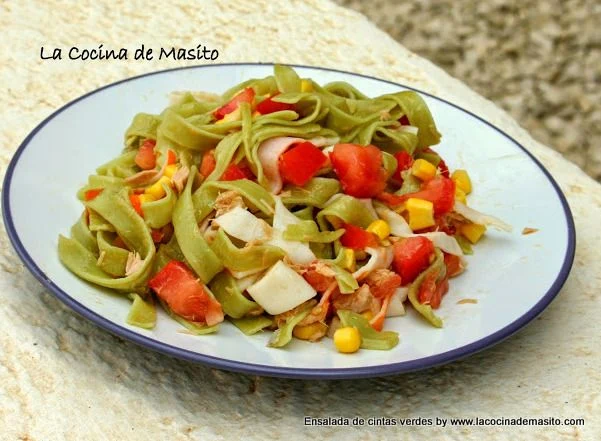 Ensalada de cintas verdes con atún y tomates cherry, receta de La cocina de Masito