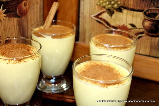 Natillas caseras cremosas, elaboradas con leche, huevos y azúcar, receta de La cocina de Masito