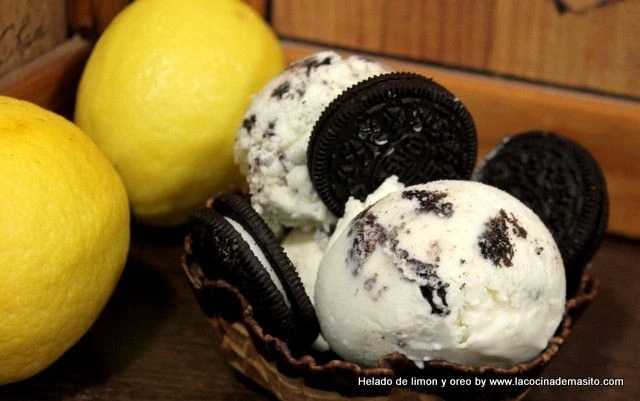 Helado casero de limón y galletas Oreo, cremoso y refrescante, receta de La cocina de Masito