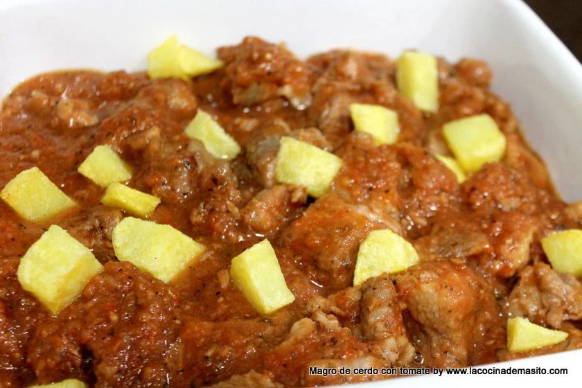 Magro de cerdo con tomate, guisado con salsa casera de tomate, receta de La cocina de Masito