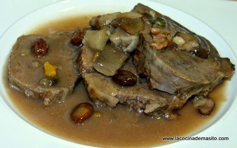 Redondo de ternera en salsa con frutos secos