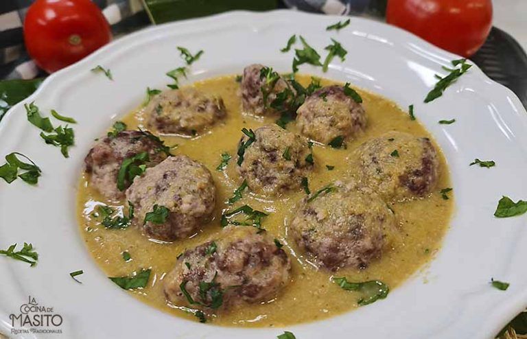 receta de albóndigas en salsa con calabacín de La cocina de Masito