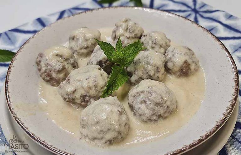 Albóndigas en salsa de cebolla La cocina de Masito