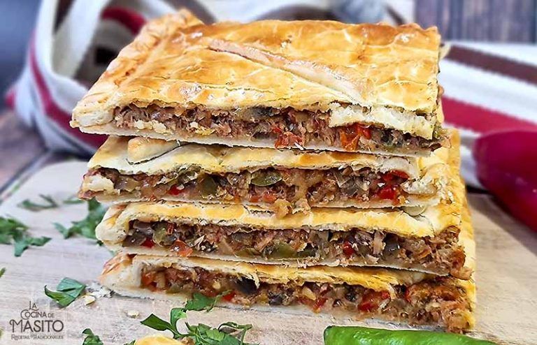Empanada de verduras y atún