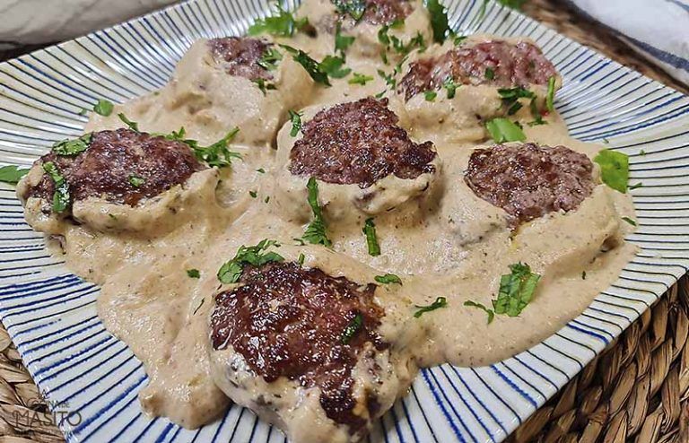 Filetes rusos en salsa de setas, receta fácil de La cocina de Masito
