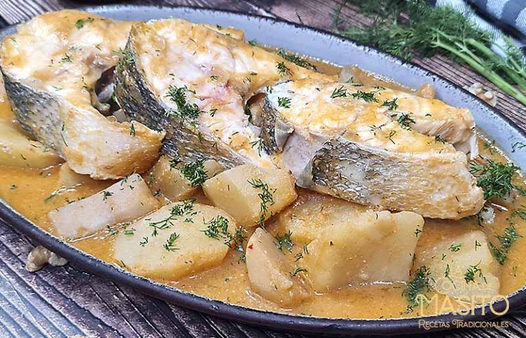 Lubina con patatas, receta de La cocina de Masito