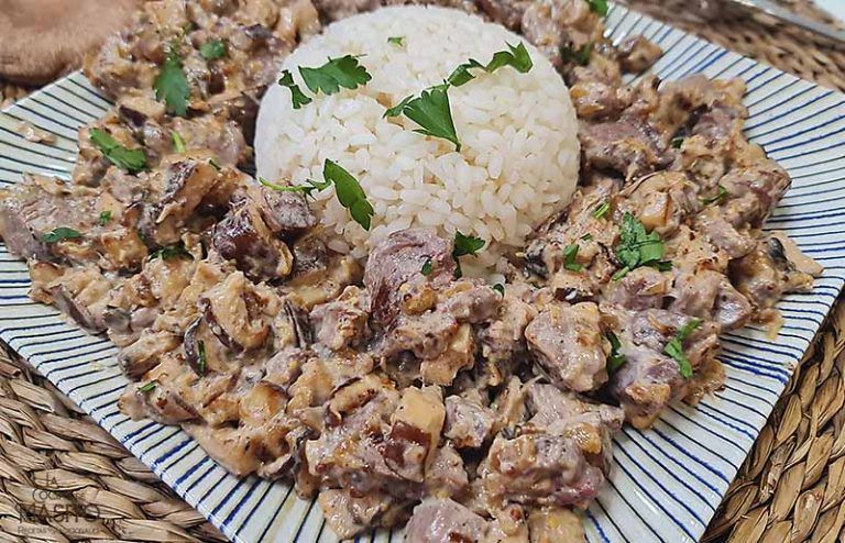 Solomillo strogonoffo o ternera en salsa strogonoff