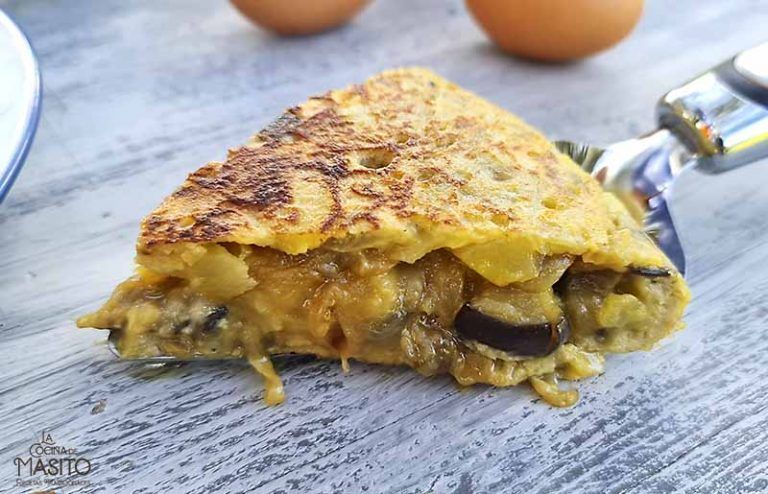 tortilla de patatas, berenjenas y queso La cocina de Masito. Una receta de tortilla con patatas y berenjena está para chuparse los dedos