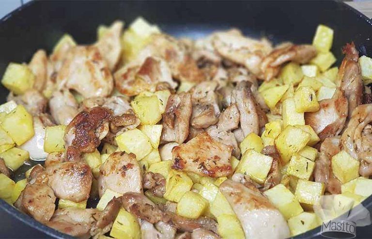 pollo frito con patatas