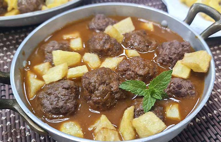 Receta de albóndigas en salsa con patatas