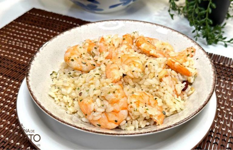Receta de arroz con gambas al ajillo