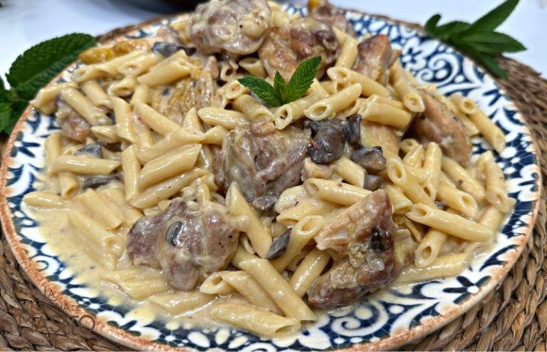 Macarrones en salsa con pollo La cocina de Masito