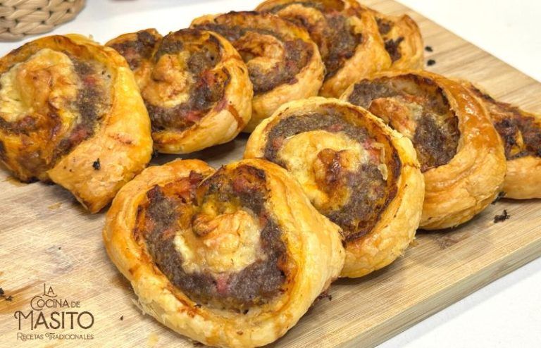 Hamburguesas enrolladas en hojaldre con salsa gaucha La cocina de masito