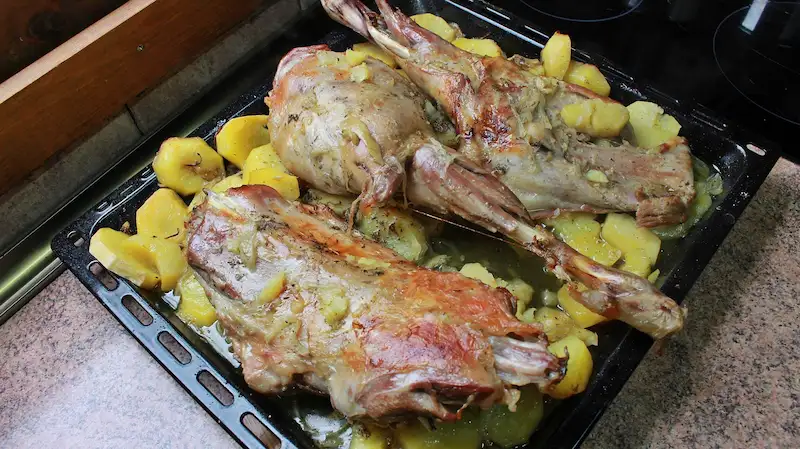 Receta de Cordero asado con patatas