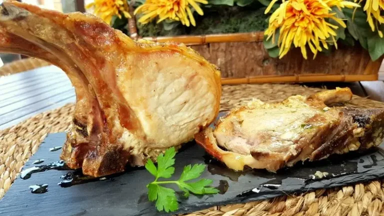 Receta de chuletas de cerdo al horno con deliciosa y sencilla salsa