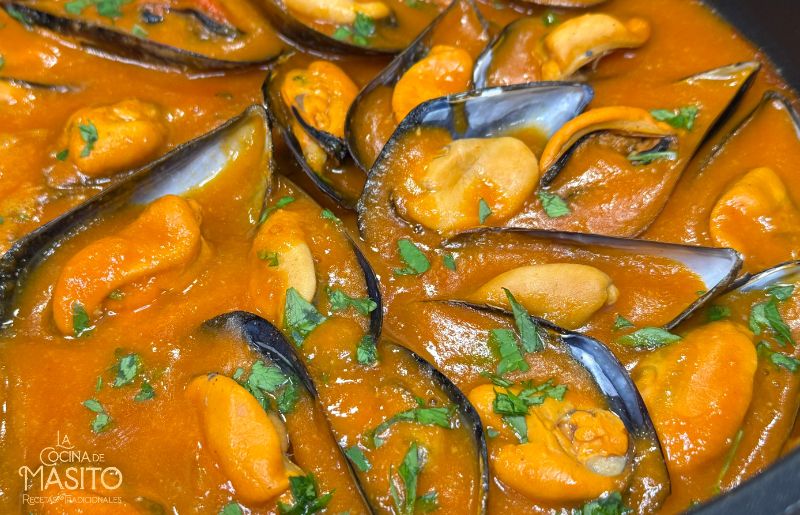 Mejillones en salsa marinera