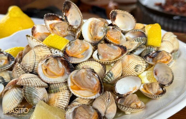 Berberechos al limon con vino blanco