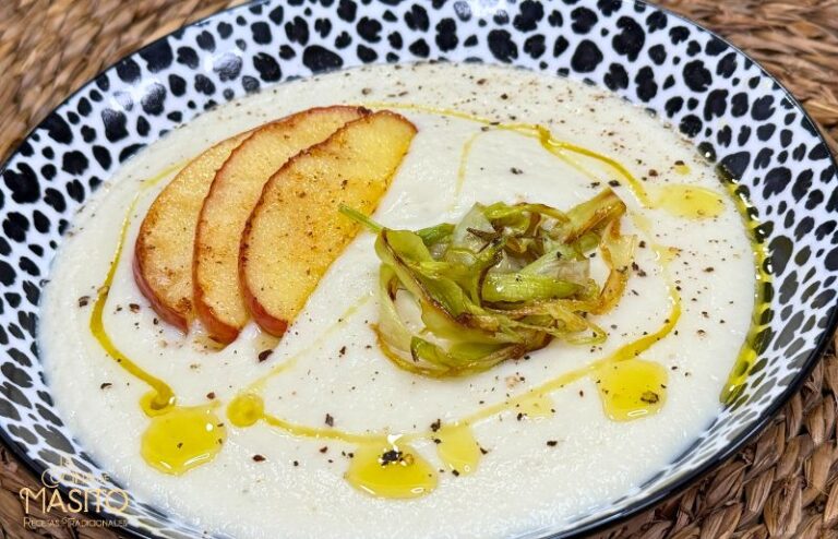 Receta de crema de coliflor con puerro y manzana