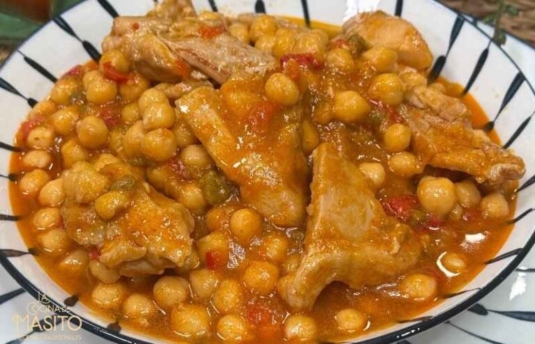garbanzos con pollo en salsa caseros