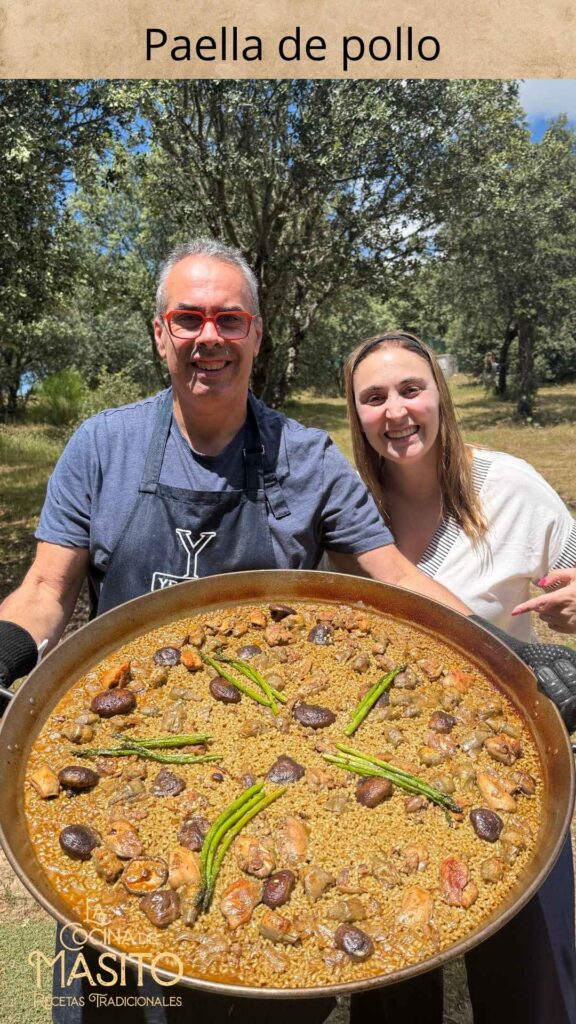 Paella de pollo, shiitake y alcachofas