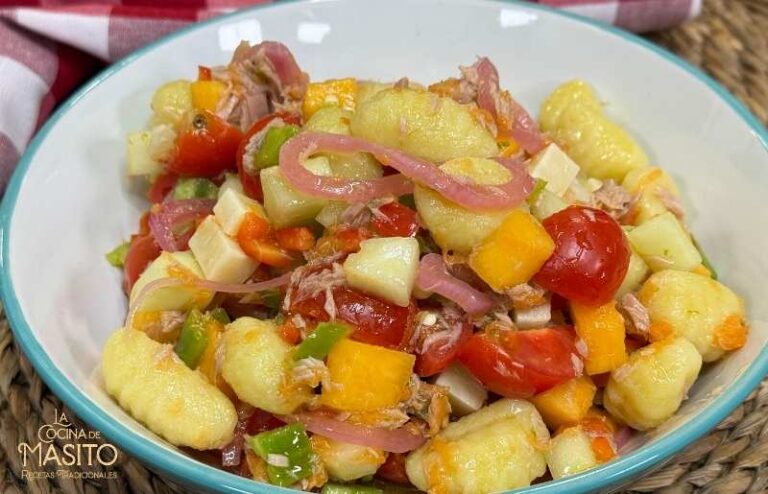 Ensalada de ñoquis con fruta