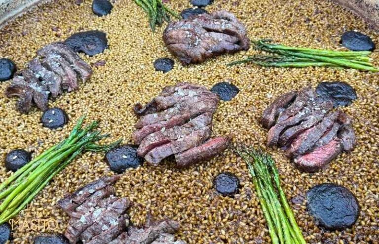 Arroz de entraña de ternera con shiitake y espárragos trigueros recién hecho