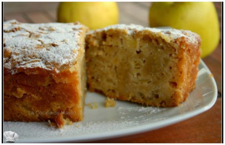 Bizcocho de manzana casero, esponjoso y dorado, un bizcocho de manzana de La cocina de Masito