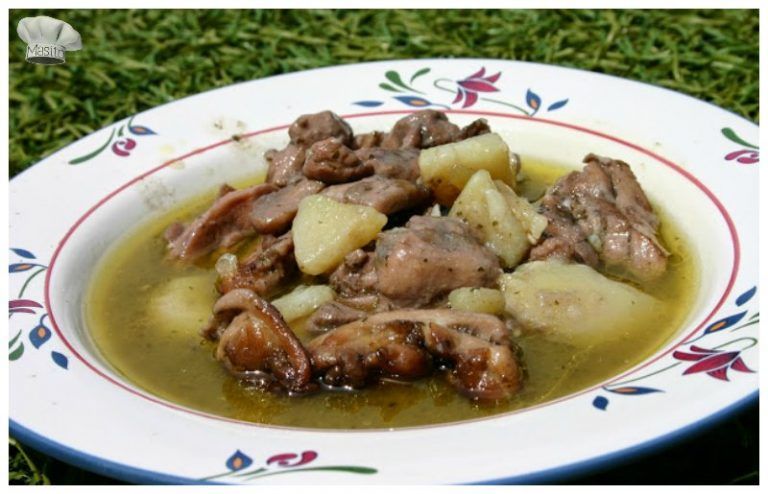 Contramuslos de pollo picantes con patatas, receta casera de La cocina de Masito
