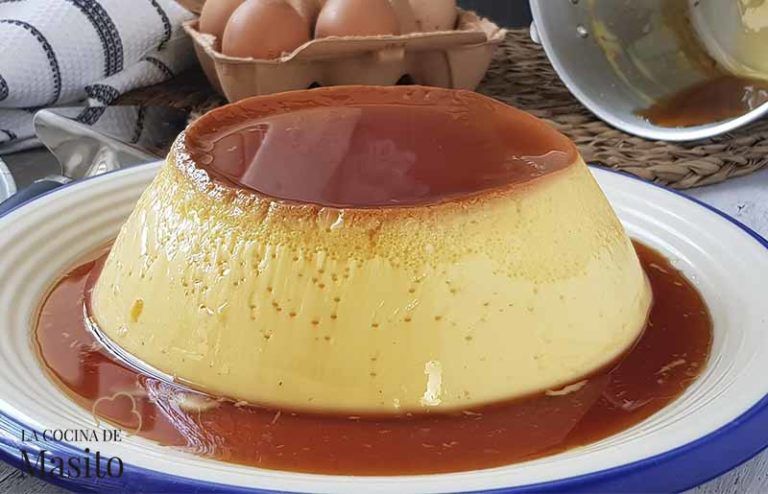 La receta de flan de huevo y vainilla, es uno de esos postres que no necesita presentación. Su apariencia dorada y brillante es solo una antesala de la suavidad que se desliza en el paladar.