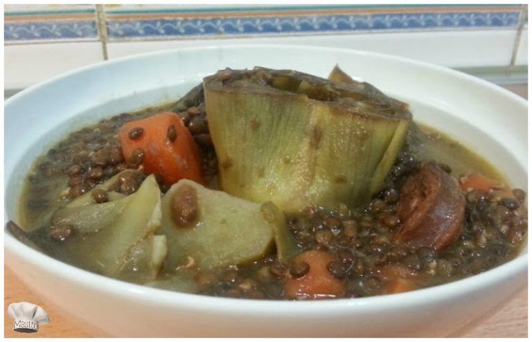 Lentejas con alcachofas, un plato saludable y nutritivo, ideal para comidas caseras.