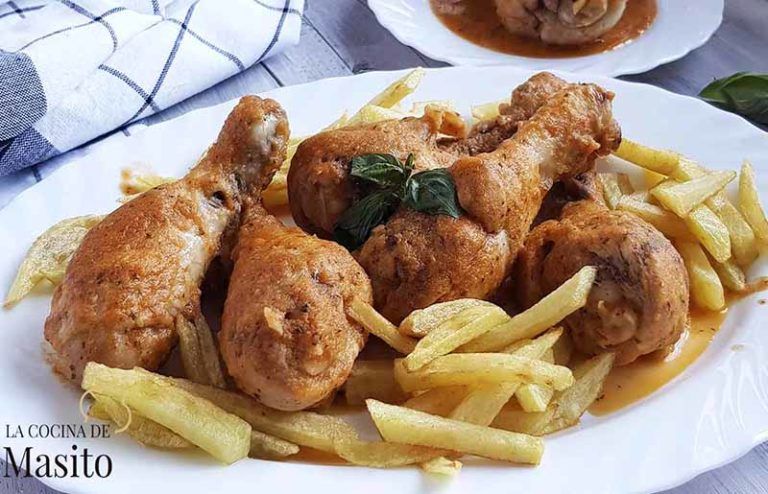 muslos de pollo con tomate