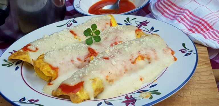 Tortilla de atun con salsa bechamel