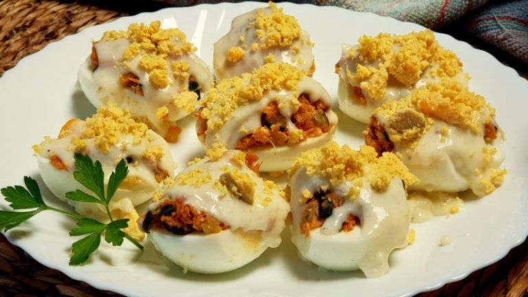 huevos rellenos con bechamel y calabacin