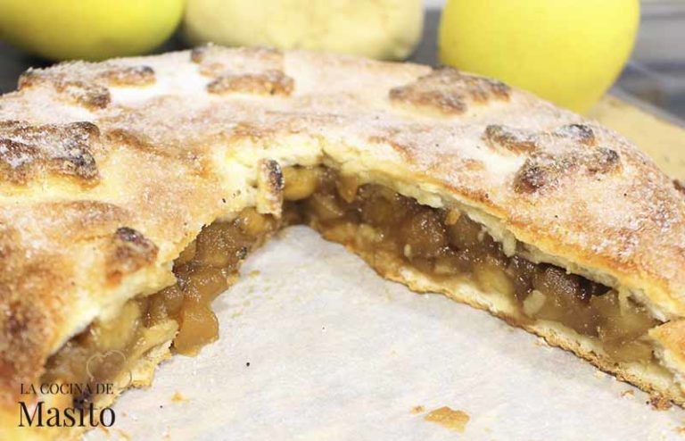 La receta de tarta de manzana gallega es un homenaje a los sabores naturales de Galicia. Con su equilibrio entre dulce y ácido, y su textura cremosa con un toque crujiente de la masa